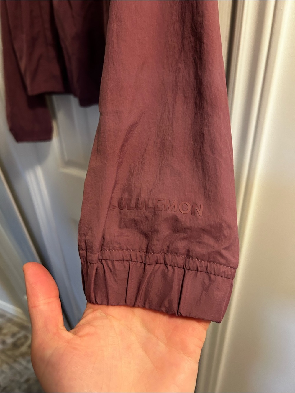 lululemon athletica windbreaker - Picture 3 of 4